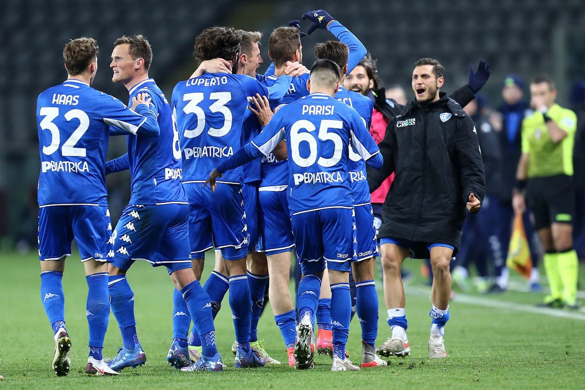 纽卡斯尔联告捷！布鲁斯球队展现实力的简单介绍