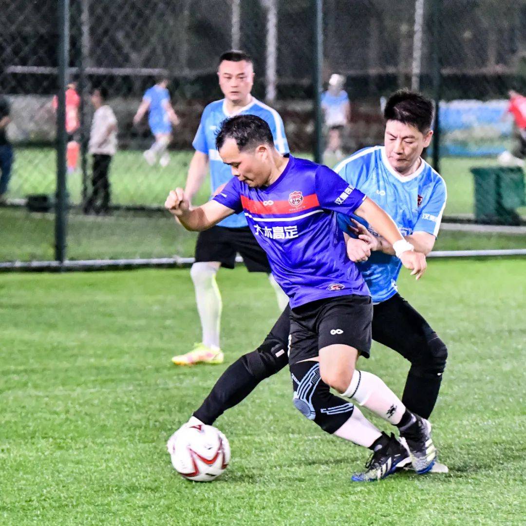 开云体育官网-激烈角逐胜败悬念，球队精神面貌焕然一新的简单介绍