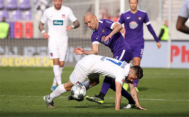 开云体育下载-包含卡尔斯鲁厄客场逼平对手，保持不败连胜的词条