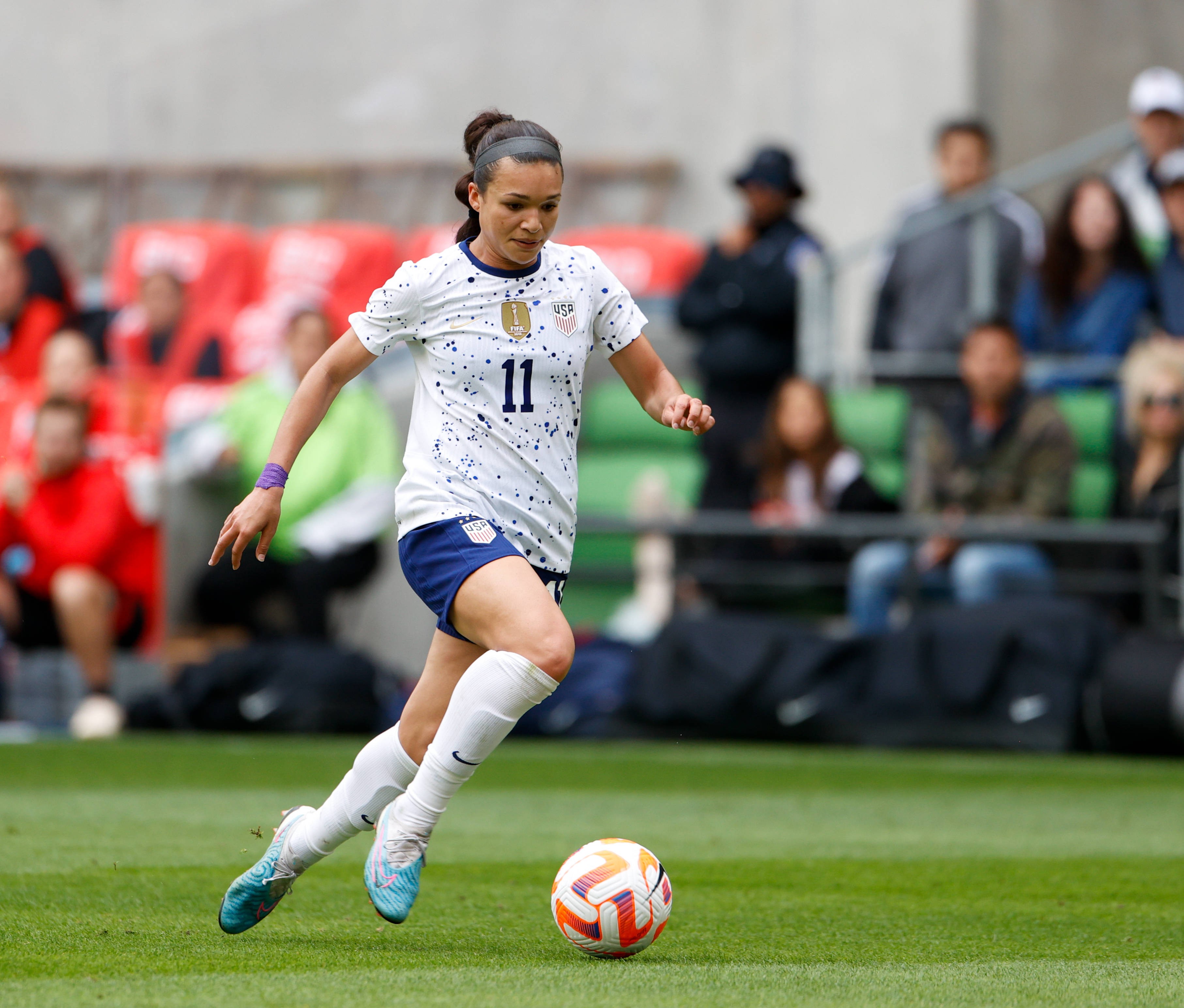 世界各地女足球队在比赛中发挥实力 世界各地女足球队在比赛中发挥实力