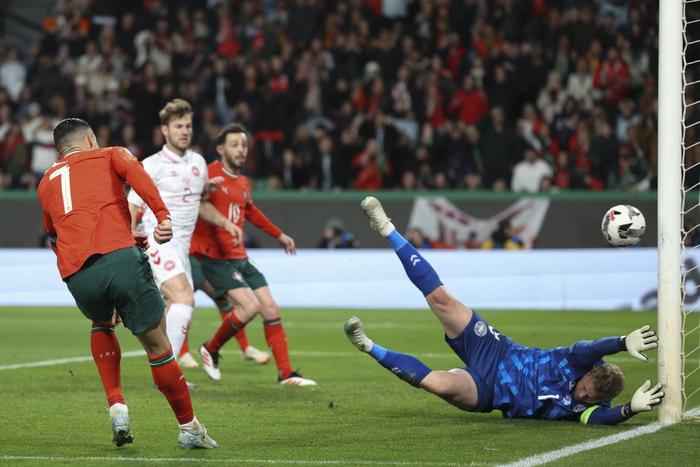 开云体育官方网站-关于葡萄牙足球队技压爱尔兰-晋级决赛的信息