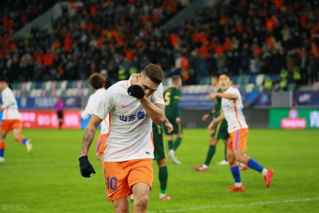 开云体育app-热火客场击败劲敌，继续追赶榜首的简单介绍