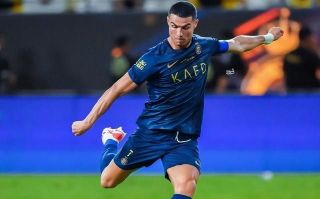 曼城防守失误,遭遇多粒失球 曼城防守失误,遭遇多粒失球