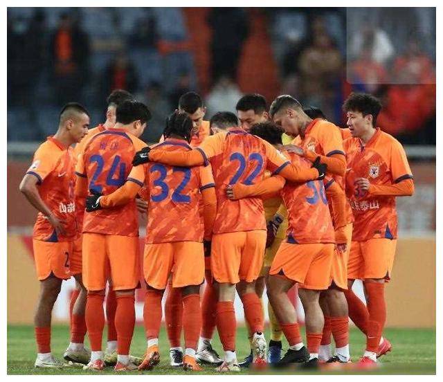 包含斯旺西前锋一人独中两球,率队击败对手的词条 包含斯旺西前锋一人独中两球,率队击败对手的词条