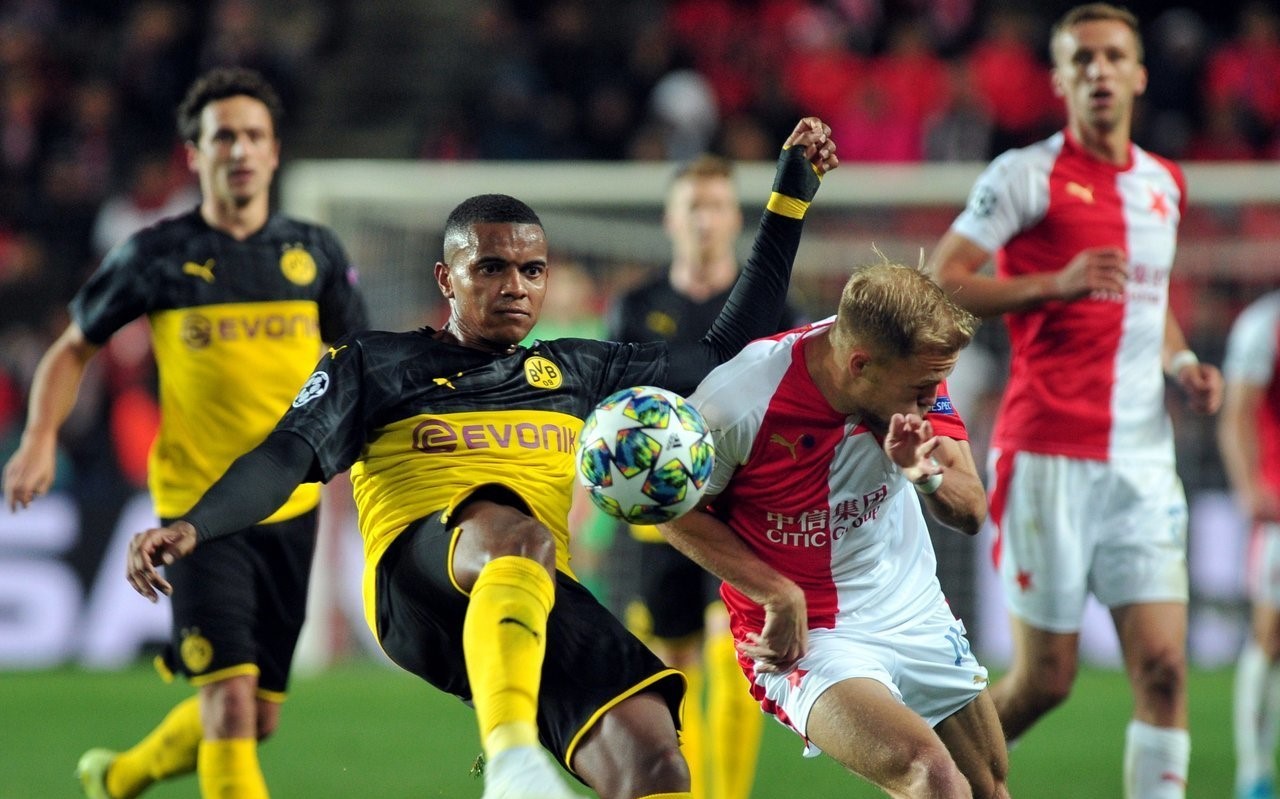 沙尔克04主场大破多特蒙德，全队表现强大无比