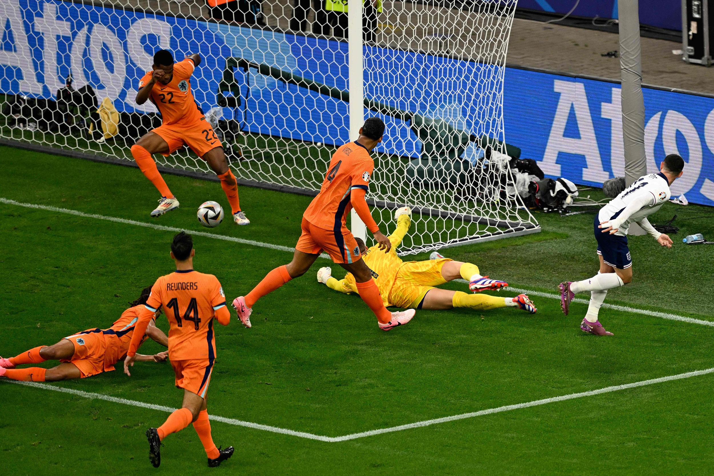 开云体育官网-法国队憾失冠军，英格兰队击败德国