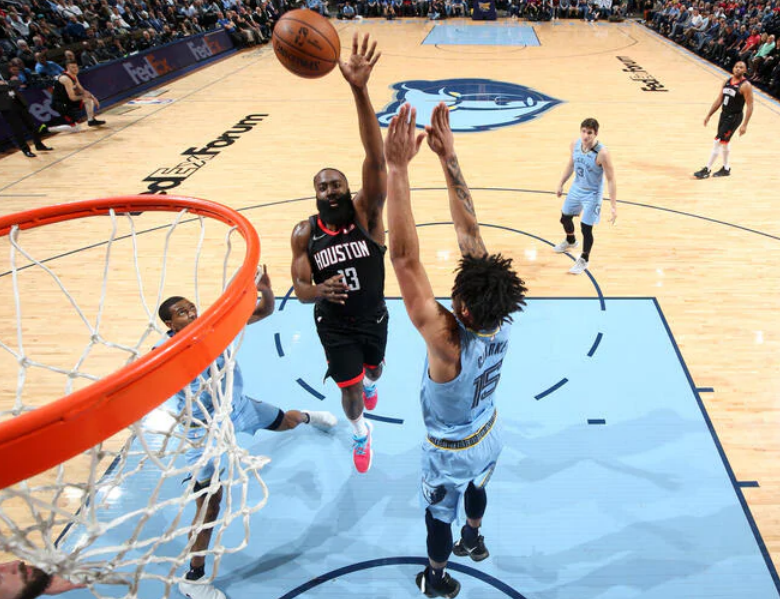 包含火箭爆冷负于尼克斯，威斯特布鲁克全场发崩的词条