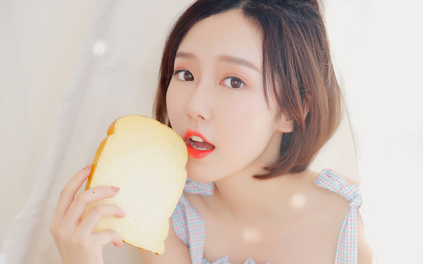 开云官网-帕尔默一剑封喉，利物浦强压里昂，新星闪耀定乾坤