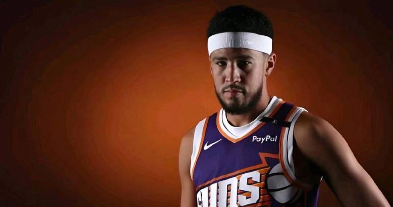 步行者对阵骑士，布克带动全队节奏