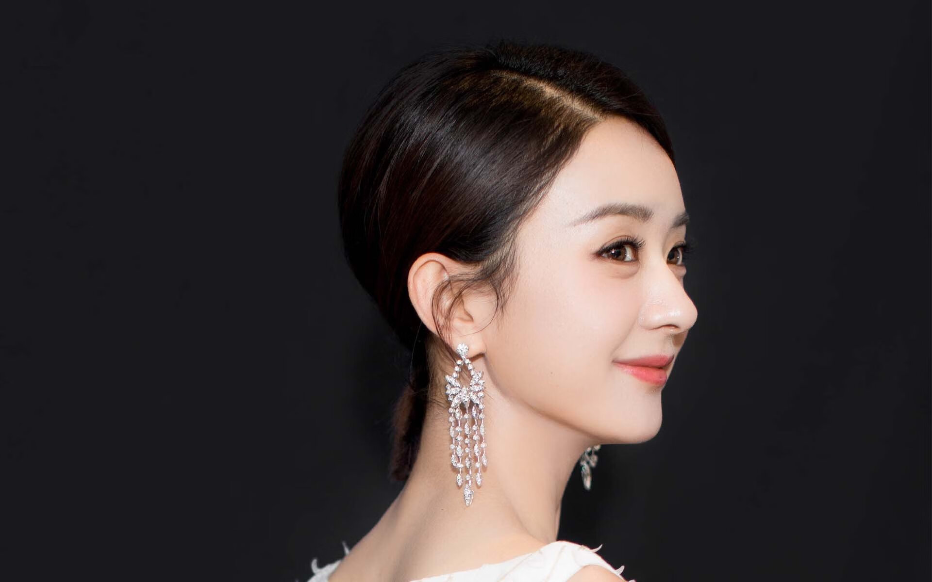 步行者稳健取胜深圳队，福克斯世界舞台接管比赛